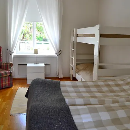 Baumgartner Apartment *